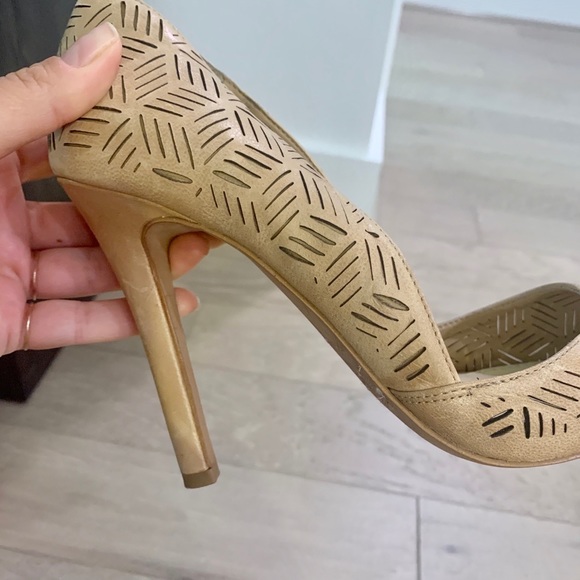 *WORN ONCE* Jessica Simpson Geometric Beige Heel - Picture 5 of 8